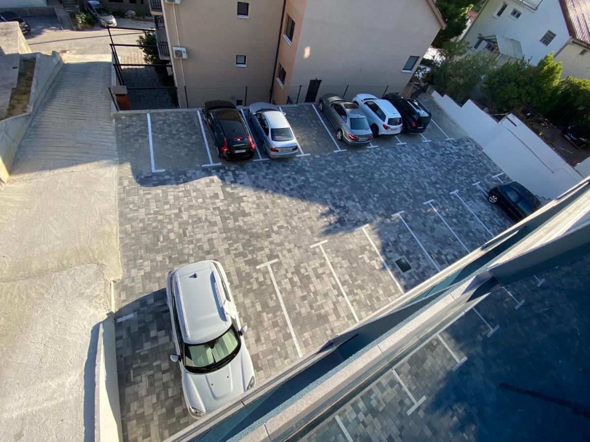 Apartments Elena ロクヴァ・ロゴズニツァ エクステリア 写真